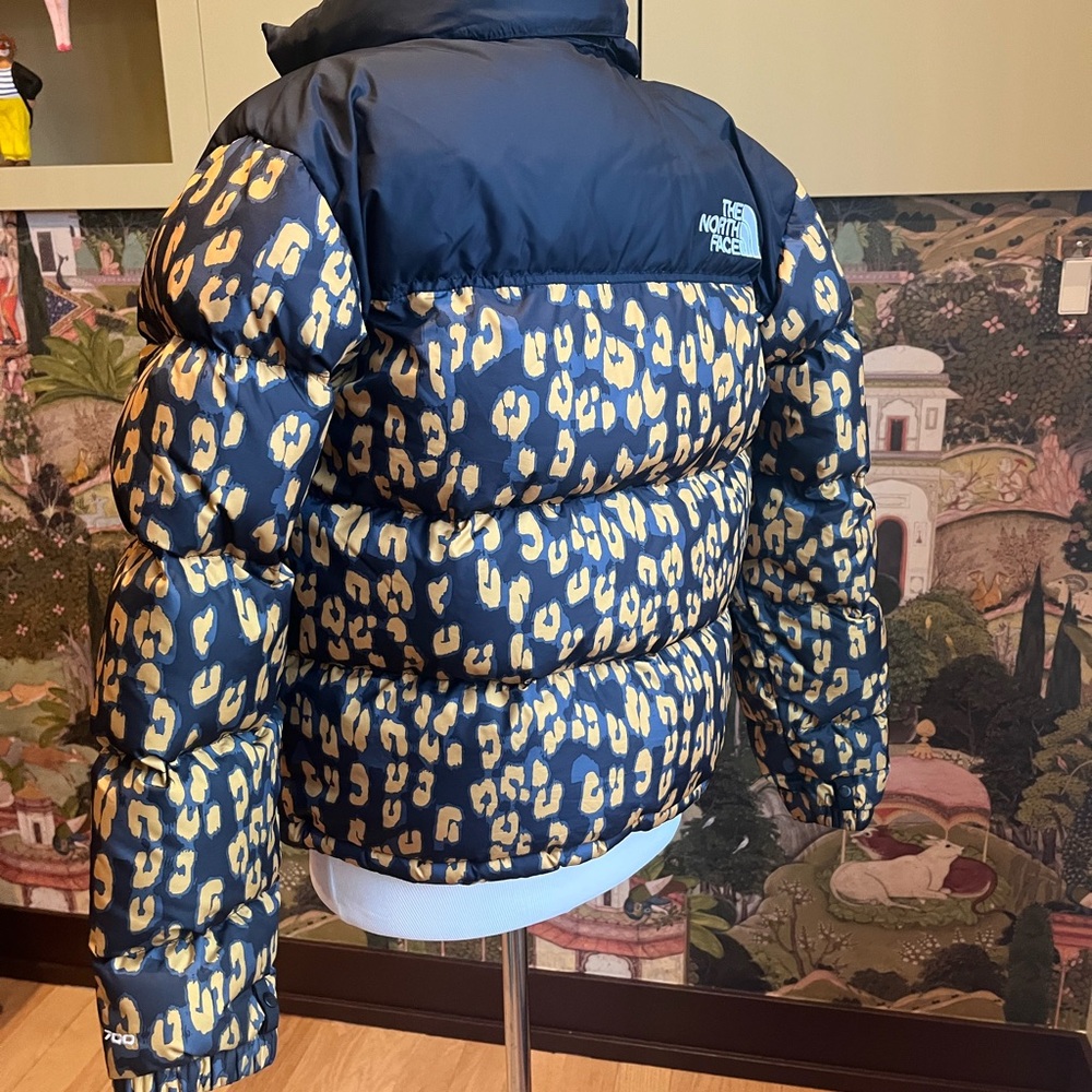 The North Face Leopard Print 1996 Retro Cropped Nuptse 700 - Leopard, size s - Picture 12 of 13